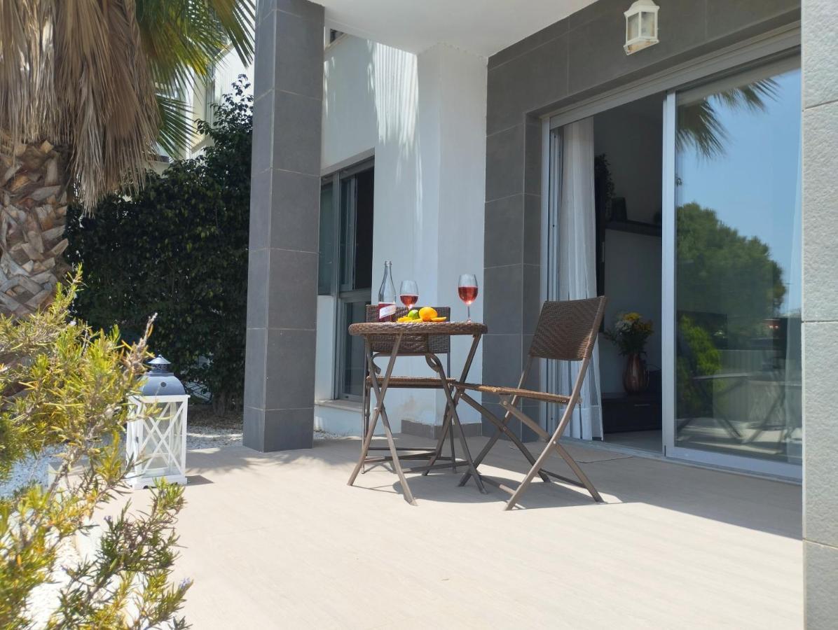 Bungalow En Punta Prima 2 Dormitorios Y Piscina Torrevieja Dış mekan fotoğraf
