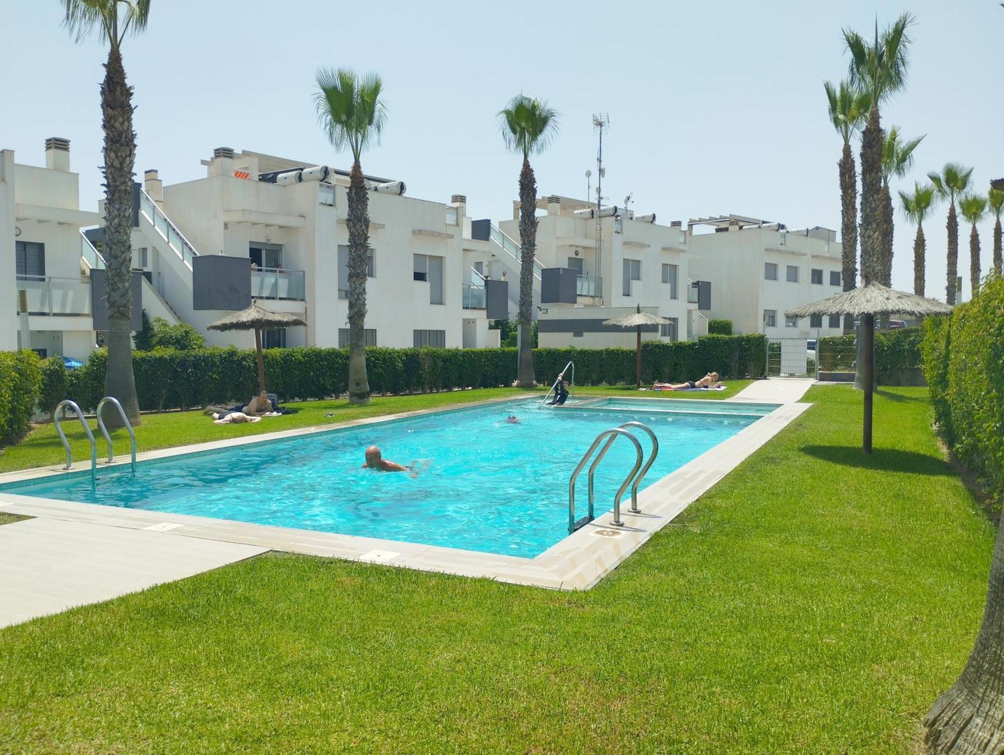 Bungalow En Punta Prima 2 Dormitorios Y Piscina Torrevieja Dış mekan fotoğraf